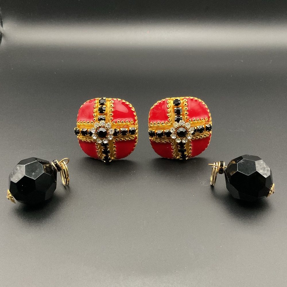 Red, Black, Gold Tone and Rhinestone Clip On Earrings Convertible Retro Unique - Picture 3 of 4